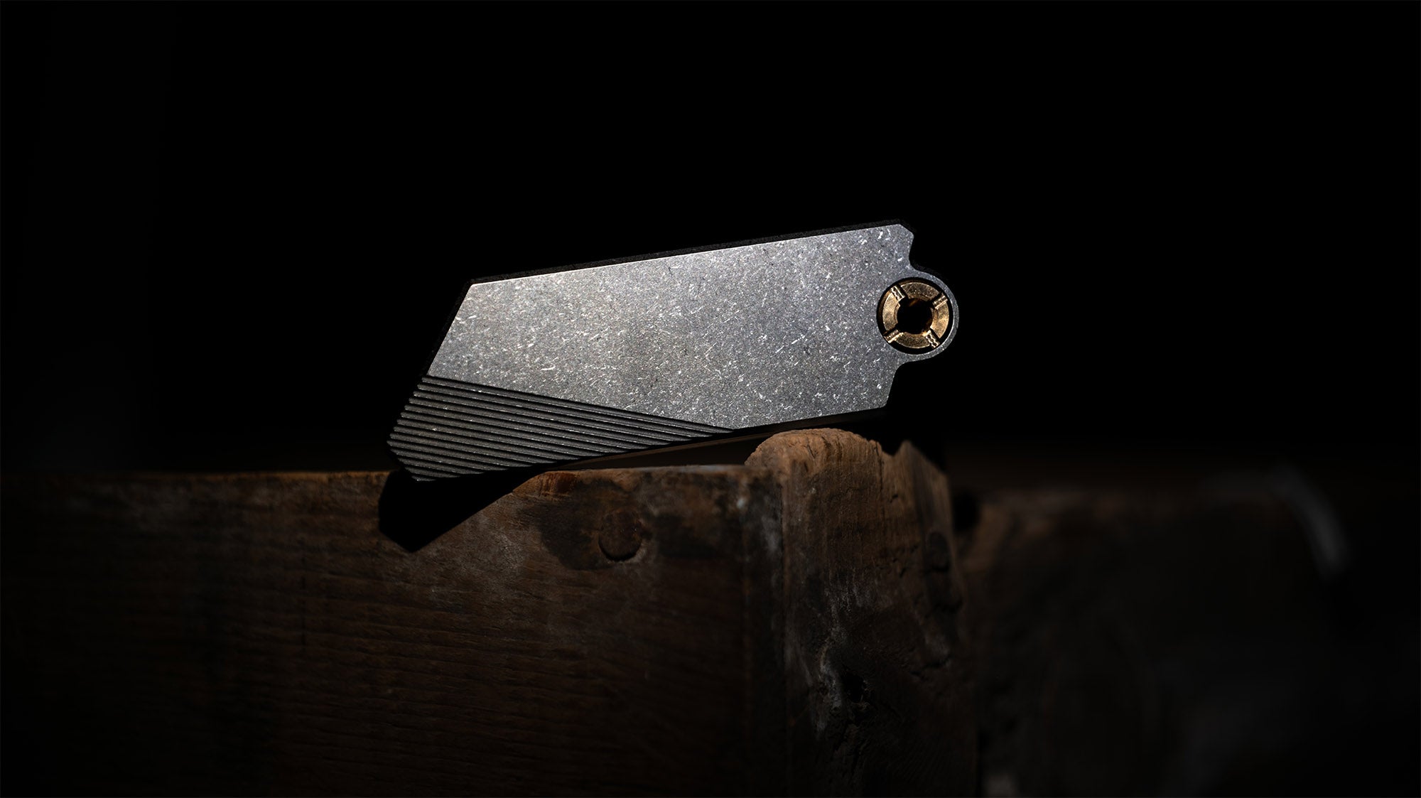 the Best utility knife for EDC lying down